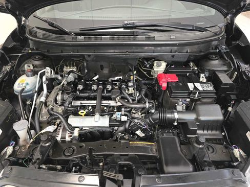Used 2020 Nissan Kicks SR FWD image 9
