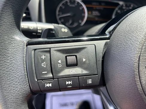 Used 2023 Nissan Rogue SV FWD image 18