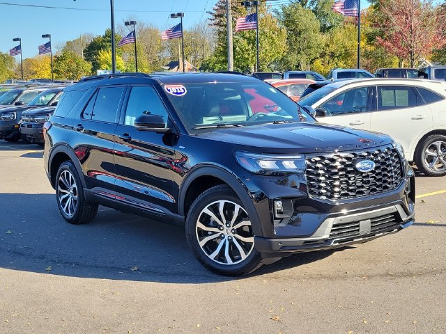 Certified 2025 Ford Explorer ST-Line AWD/4WD image 1