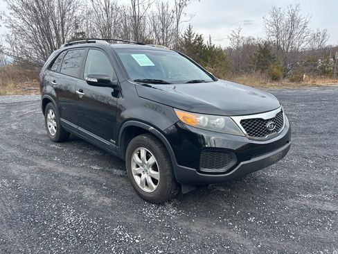 Used 2013 Kia Sorento LX image 1