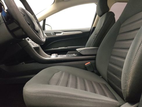 Used 2018 Ford Fusion SE w/ Fusion SE Technology Package FWD image 17