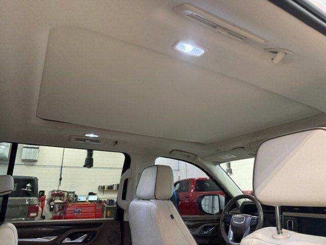 Used 2021 GMC Yukon XL Denali AWD/4WD image 17