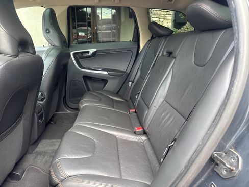 Used 2010 Volvo XC60 T6 image 10