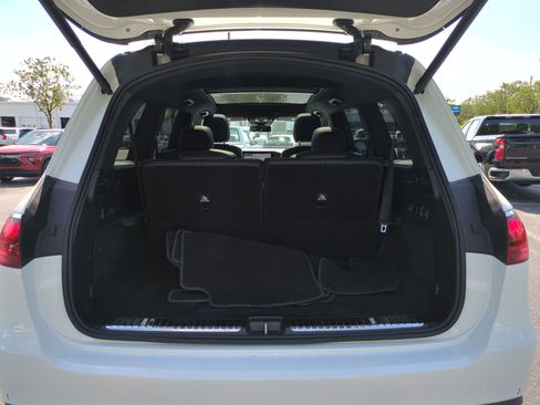 Used 2025 Mercedes-Benz GLS 450 4MATIC image 32