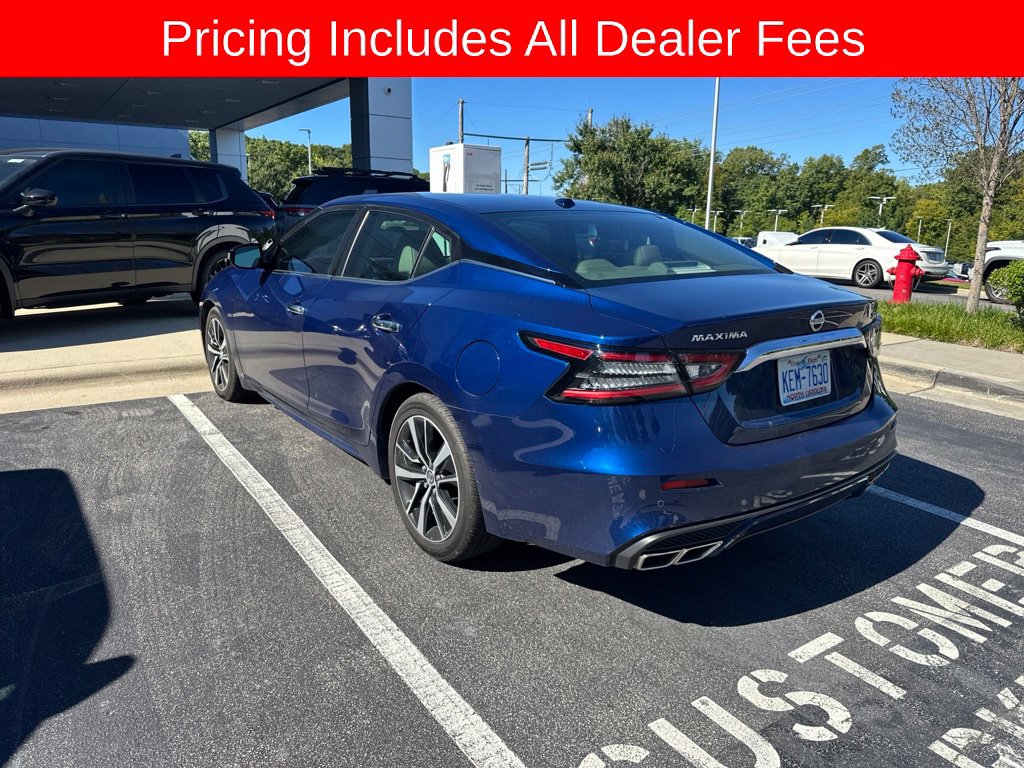 Used 2022 Nissan Maxima SV w/ Floor Mat Group FWD image 5