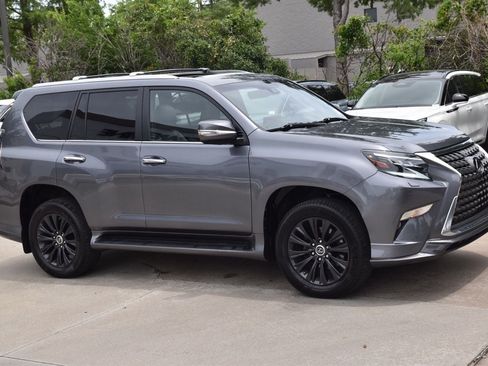 Used 2023 Lexus GX 460 Premium w/ Accessory Package AWD/4WD image 4