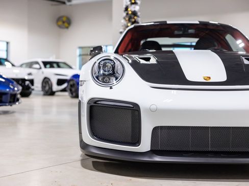 Used 2018 Porsche 911 GT2 RS image 27