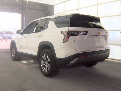Used 2025 Chevrolet Equinox LT AWD/4WD image 2