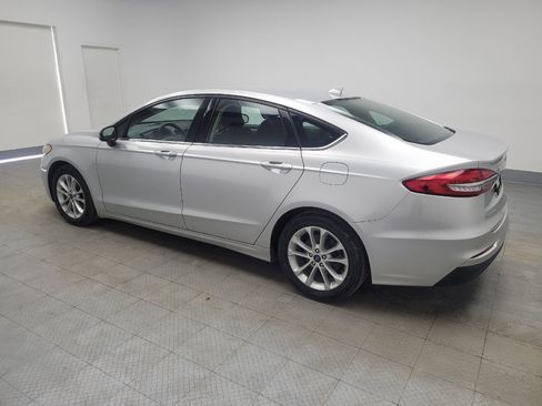 Used 2019 Ford Fusion SE image 3