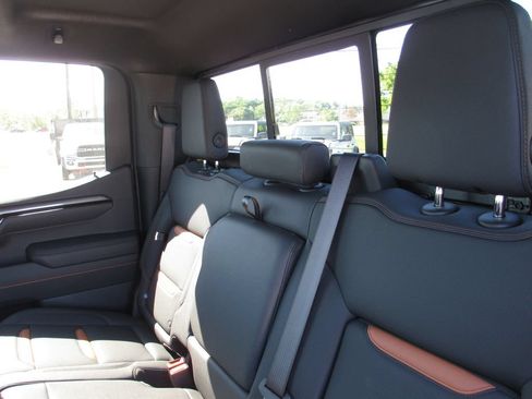 New 2026 GMC Sierra 1500 AT4 w/ AT4 Premium Package AWD/4WD image 16