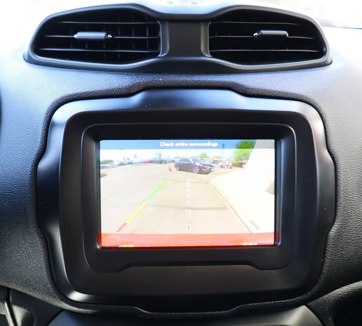 Used 2019 Jeep Renegade Latitude FWD image 47
