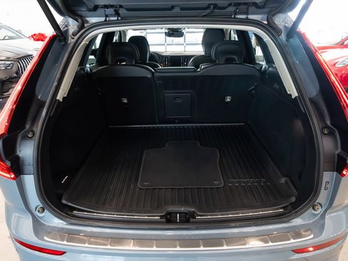 Used 2023 Volvo XC60 B5 Plus w/ Protection Package Premier AWD/4WD image 8