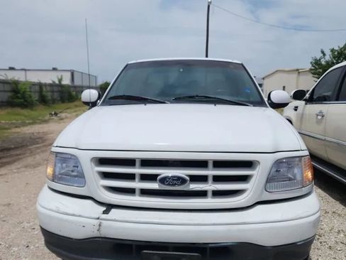 Used 2000 Ford F150 XL RWD image 1