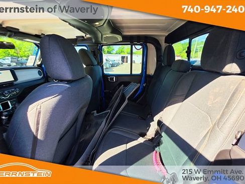 Used 2024 Jeep Gladiator Sport AWD/4WD image 12