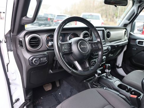 Used 2022 Jeep Wrangler Unlimited Sport image 15
