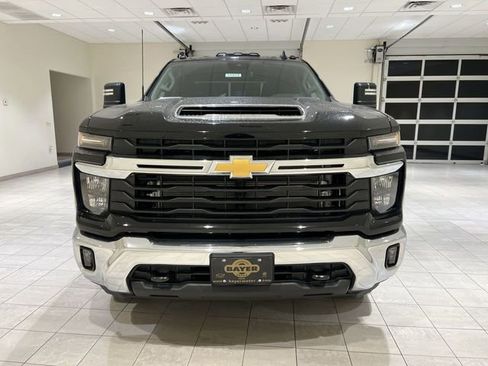 New 2026 Chevrolet Silverado 3500 LT w/ Convenience Package AWD/4WD image 8
