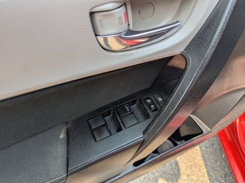 Used 2019 Toyota Corolla LE w/ Body Protection Package FWD image 10