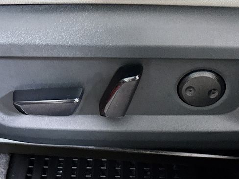 Used 2025 Nissan Rogue SL image 13