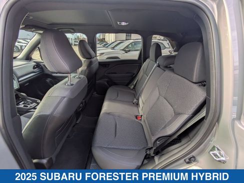 Used 2025 Subaru Forester Premium AWD/4WD image 30