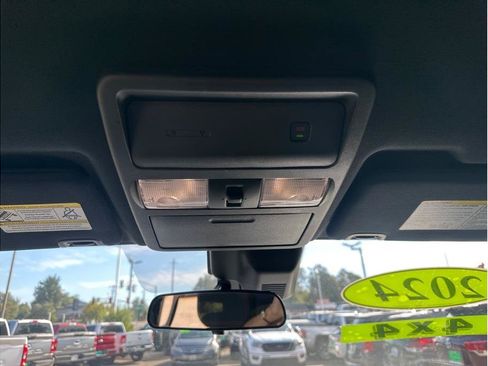 Used 2024 Nissan Frontier PRO-4X w/ Pro Convenience Package AWD/4WD image 19