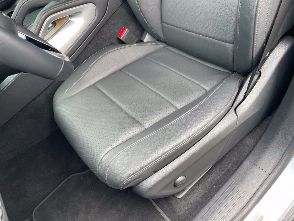 Used 2025 Mercedes-Benz GLE 450 4MATIC w/ Winter Package image 24