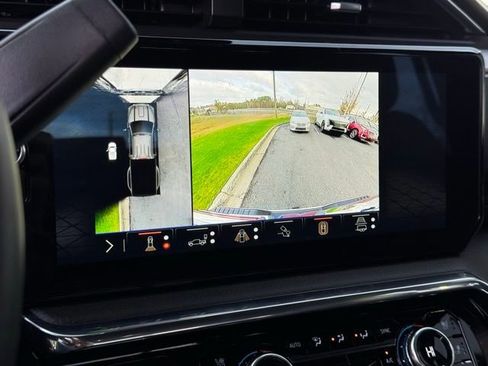 Used 2025 GMC Sierra 3500 Denali w/ Denali Reserve Package image 38