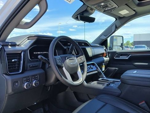 New 2026 GMC Sierra 3500 Denali w/ Denali Reserve Package AWD/4WD image 9