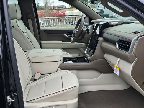 New 2026 GMC Yukon XL Denali w/ Denali Reserve Package image 46