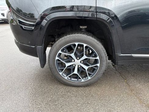 Used 2023 Jeep Grand Cherokee Summit w/ Adv Protech Group IV AWD/4WD image 15