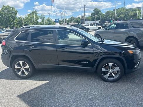 Used 2019 Jeep Cherokee Limited AWD/4WD image 10