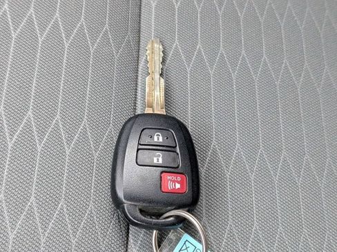 Used 2016 Toyota Tacoma SR5 image 29