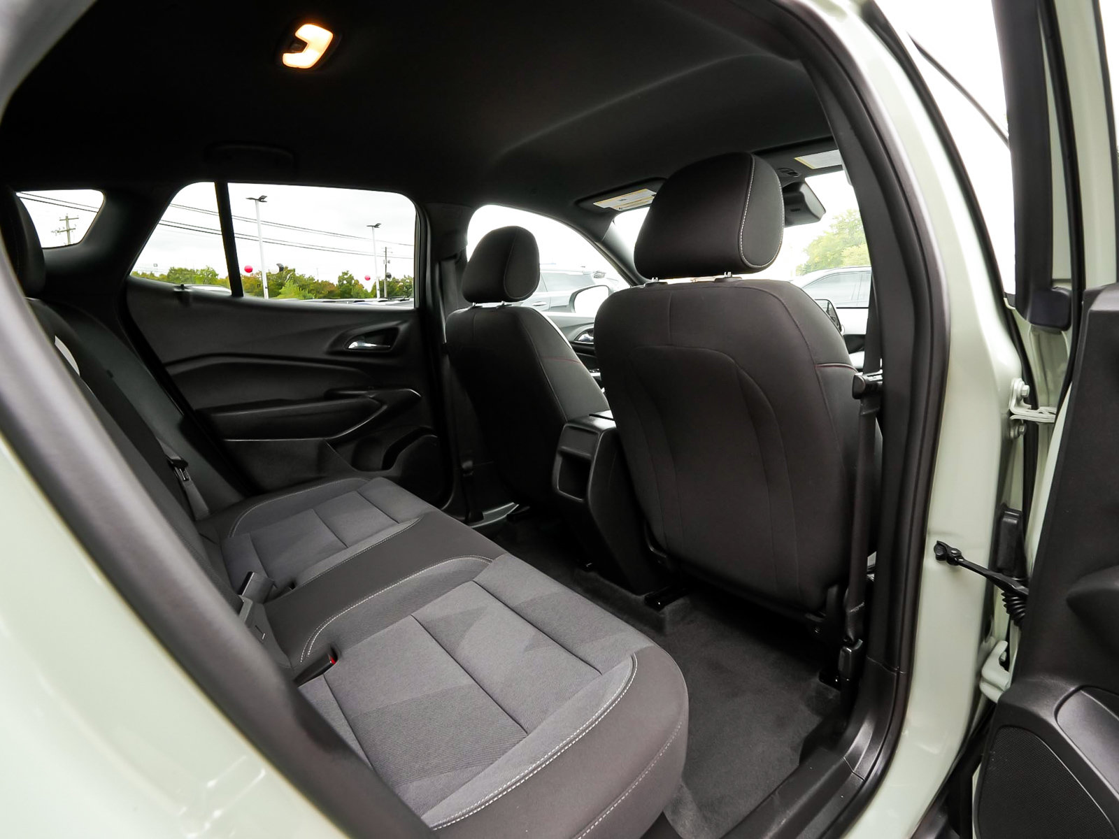 Used 2024 Chevrolet Trax RS w/ Driver Confidence Package FWD image 37