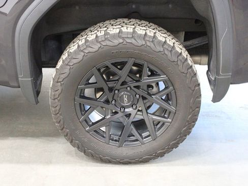 Used 2023 GMC Sierra 1500 AT4 w/ AT4 Preferred Package image 48