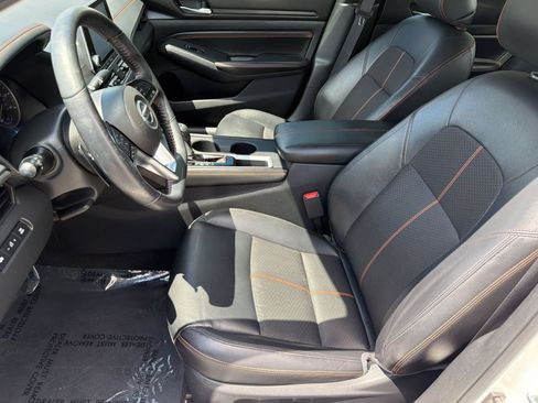 Used 2020 Nissan Altima 2.5 SR w/ Premium Package FWD image 5