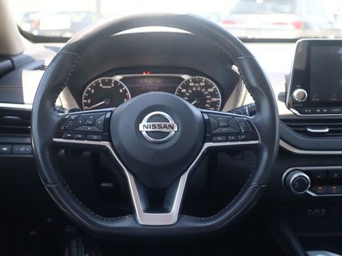 Used 2020 Nissan Altima 2.5 SR w/ Premium Package FWD image 12