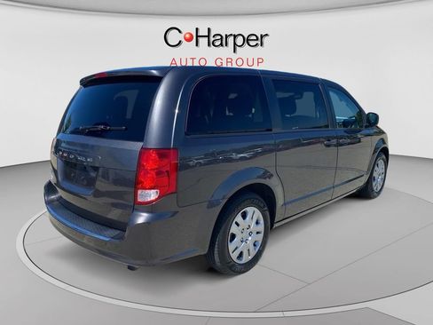 Used 2019 Dodge Grand Caravan SE FWD image 3