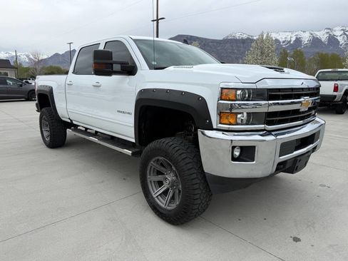 Used 2018 Chevrolet Silverado 2500 LT w/ LT Convenience Package image 9