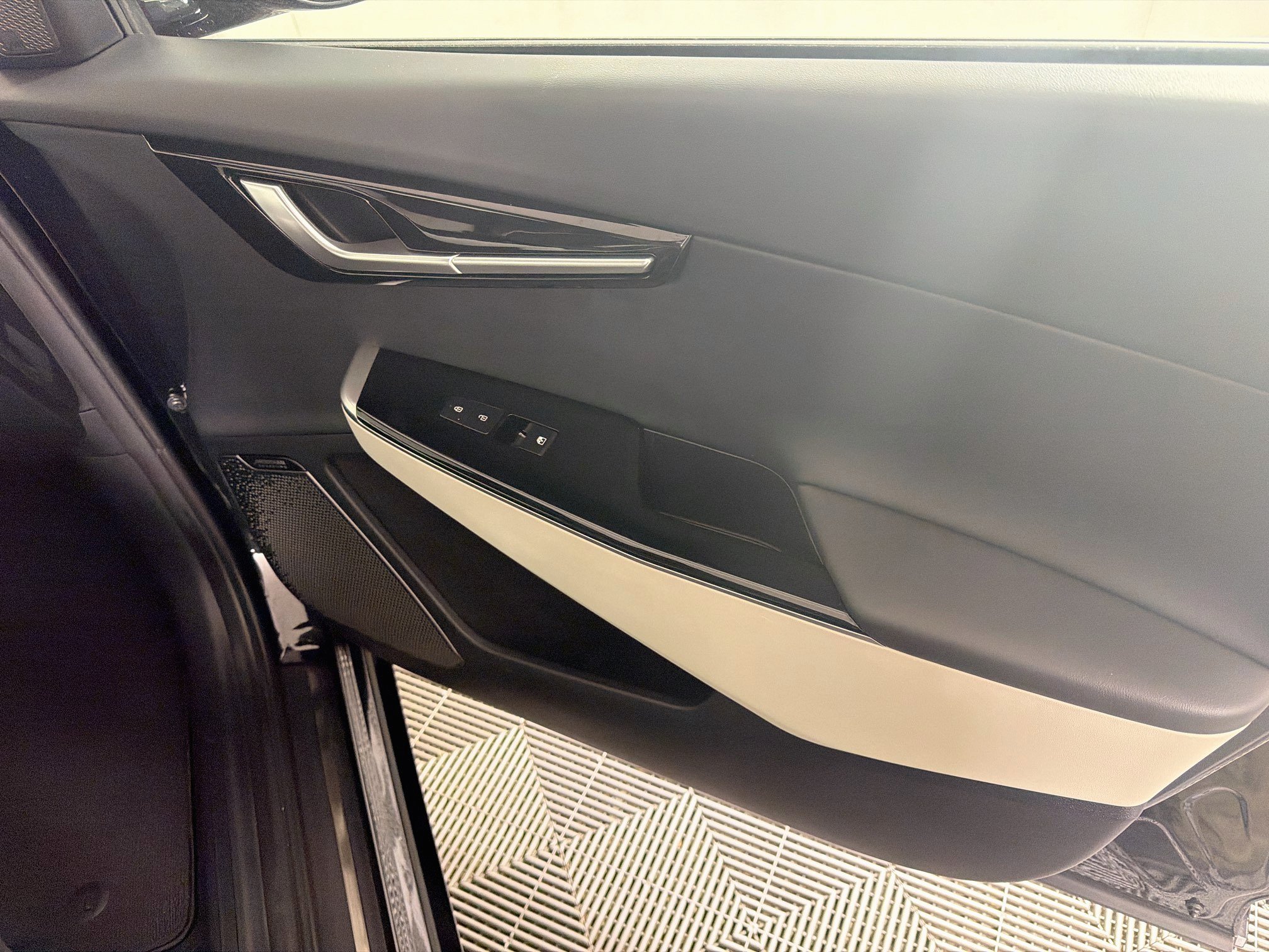 Used 2024 Kia EV6 GT-Line RWD image 32