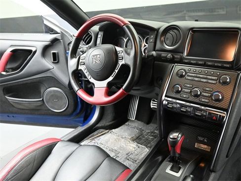 Used 2015 Nissan GT-R Black Edition image 21