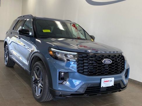 New 2026 Ford Explorer ST-Line w/ ST-Line Street Pack image 2