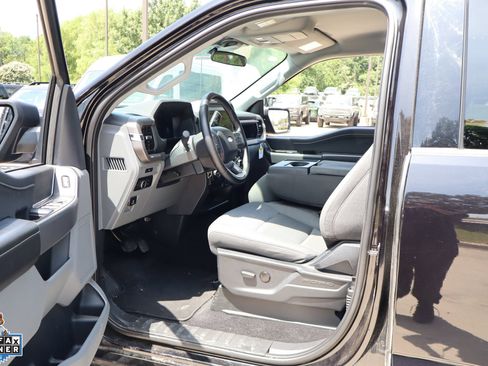 Used 2025 Ford F150 XLT w/ Equipment Group 301A Standard AWD/4WD image 23