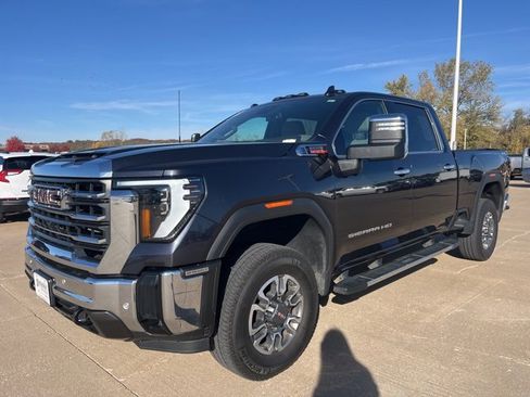 Used 2024 GMC Sierra 2500 SLT w/ SLT Premium Package image 12