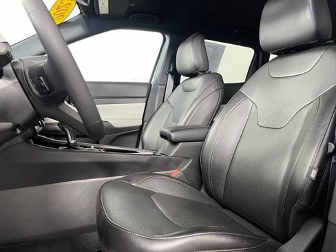 Used 2023 Jeep Compass Limited AWD/4WD image 17