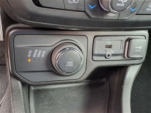 Used 2019 Jeep Renegade Altitude w/ Quick Order Package 2XM image 19