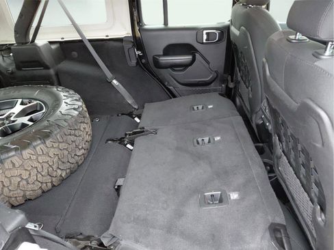 Used 2021 Jeep Wrangler Unlimited Rubicon image 25