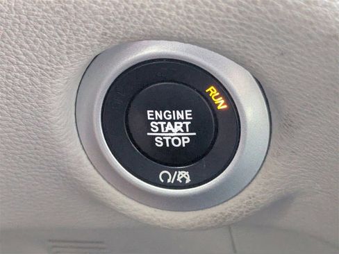 Used 2018 Chrysler Pacifica Limited w/ Advanced Safetytec Group image 32