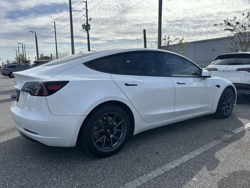 Used 2023 Tesla Model 3 Standard Range image 5