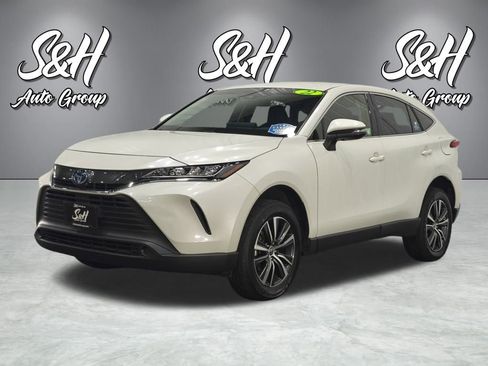 Used 2022 Toyota Venza LE image 18