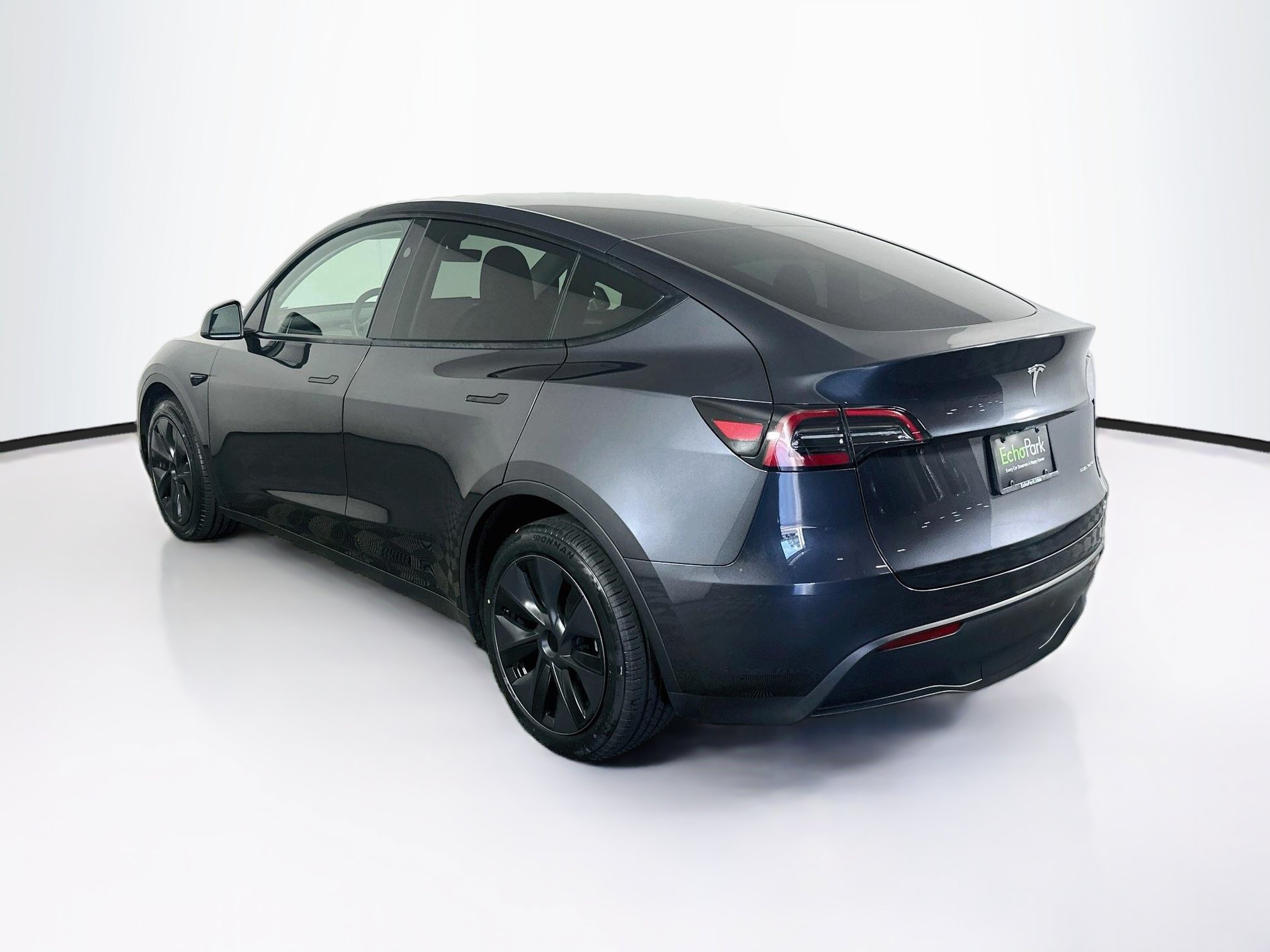 Used 2024 Tesla Model Y Long Range AWD/4WD image 5