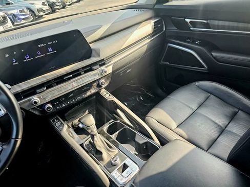 Used 2023 Kia Telluride EX w/ EX Captain's Chair Package FWD image 34